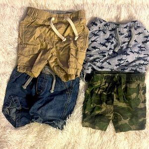 Lot of boys Old Navy shorts